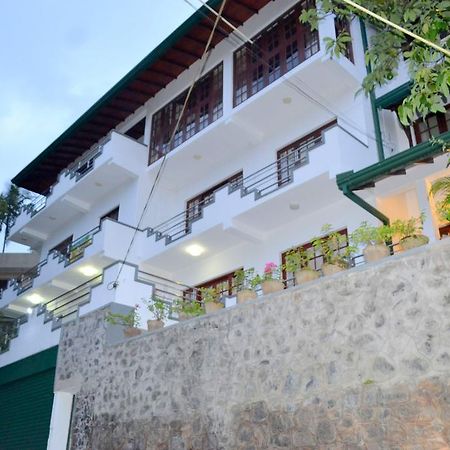 Soha Villa Канди Екстериор снимка