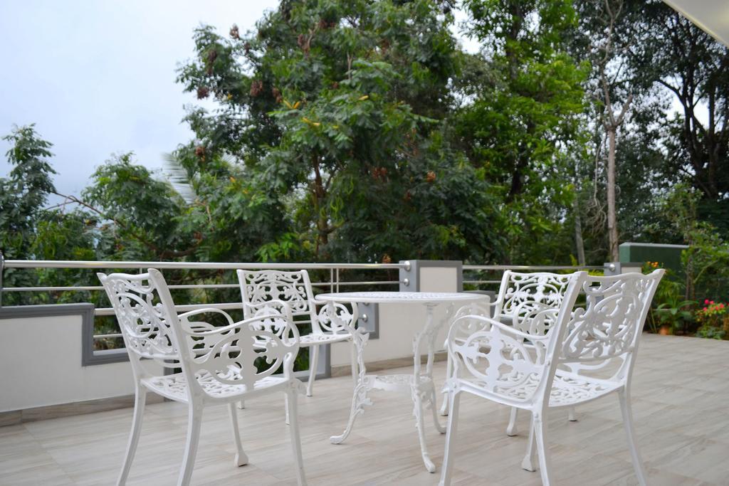 Soha Villa Канди Екстериор снимка