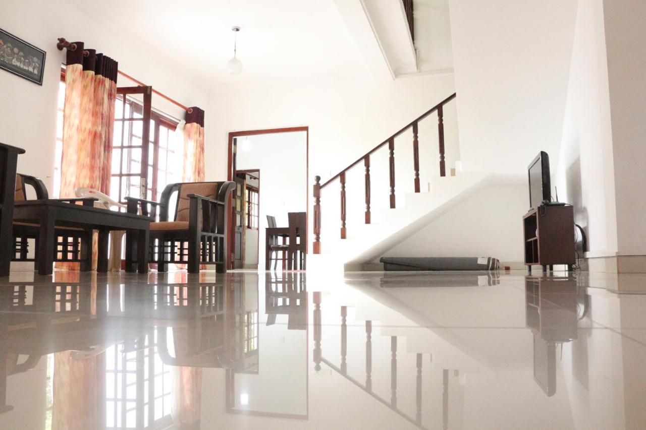 Soha Villa Канди Екстериор снимка